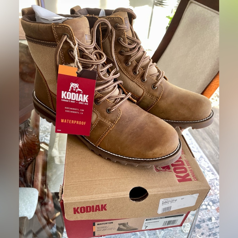 Kodiak - Women's Waterton Boots